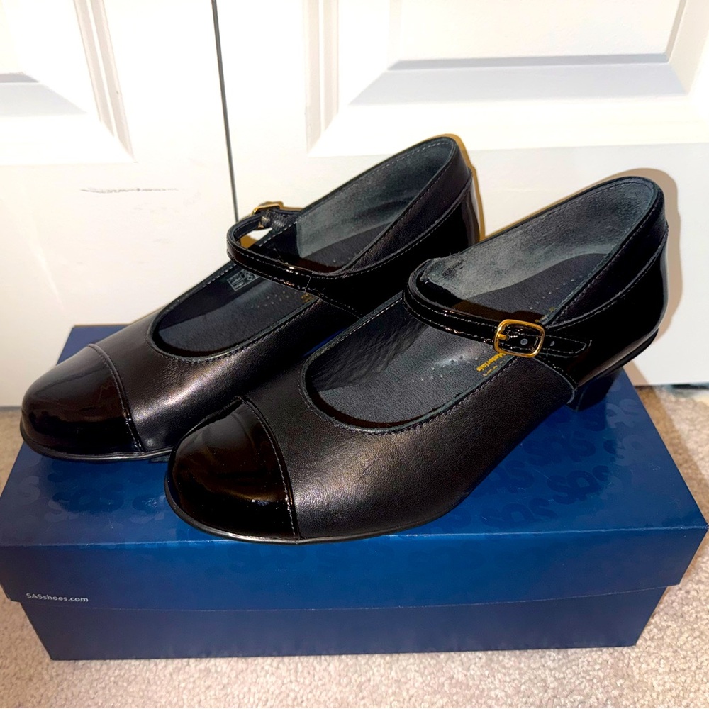 SAS Isabel leather pumps